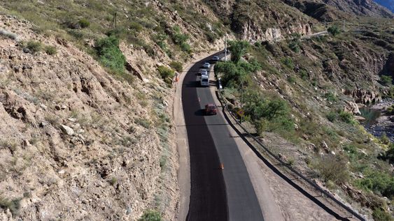 Repavimentación Ruta 82 . Cacheuta.