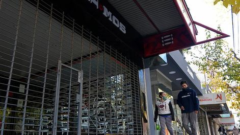 Los Andes | Aseguran que ya no se puede sostener un confinamiento estricto porque las empresas vienen complicadas desde 2020. Foto: Orlando Pelichotti / Los Andes