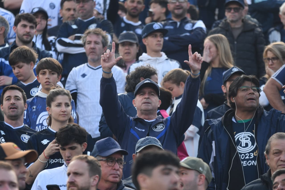 Los hinchas azules volvieron a colmar el Gargantini para alentar el equipo dirigido por Alfredo Berti.&nbsp;