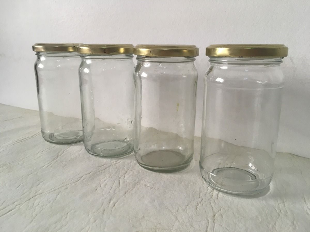 El reciclaje de frascos y tarros es una gran idea para regalos. El reciclaje de frascos y tarros es una gran idea para regalos.