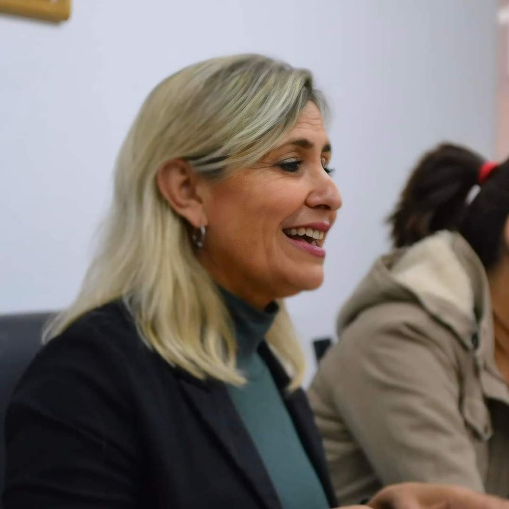 Letal en sus movimientos políticas, la pendular concejal de Santa Rosa Débora Quiroga accionó para quitarle el control del Concejo Deliberante al peronismo.