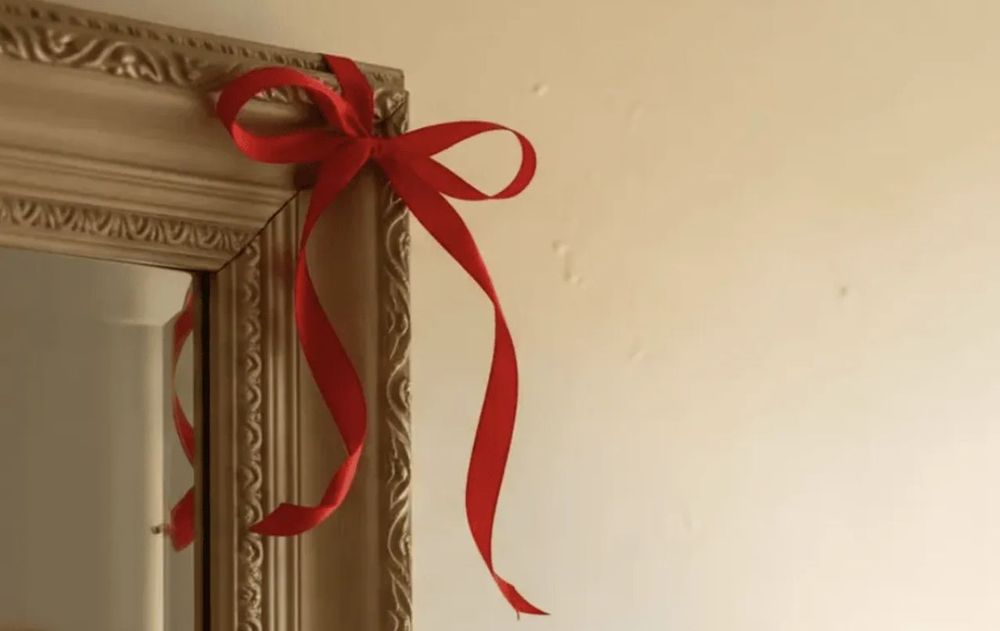 Para que funcione en casa, la cinta debe estar limpia, en buen estado y colocada con una intención clara, no por costumbre o decoración.