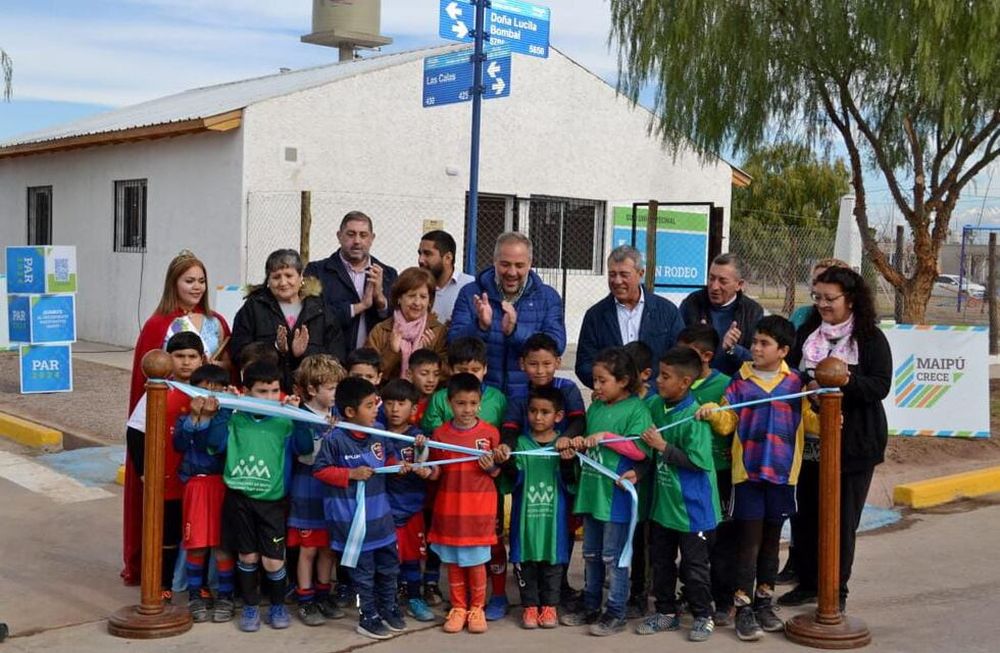 Stevanato lleva adelante más mejoras en barrios de Maipú