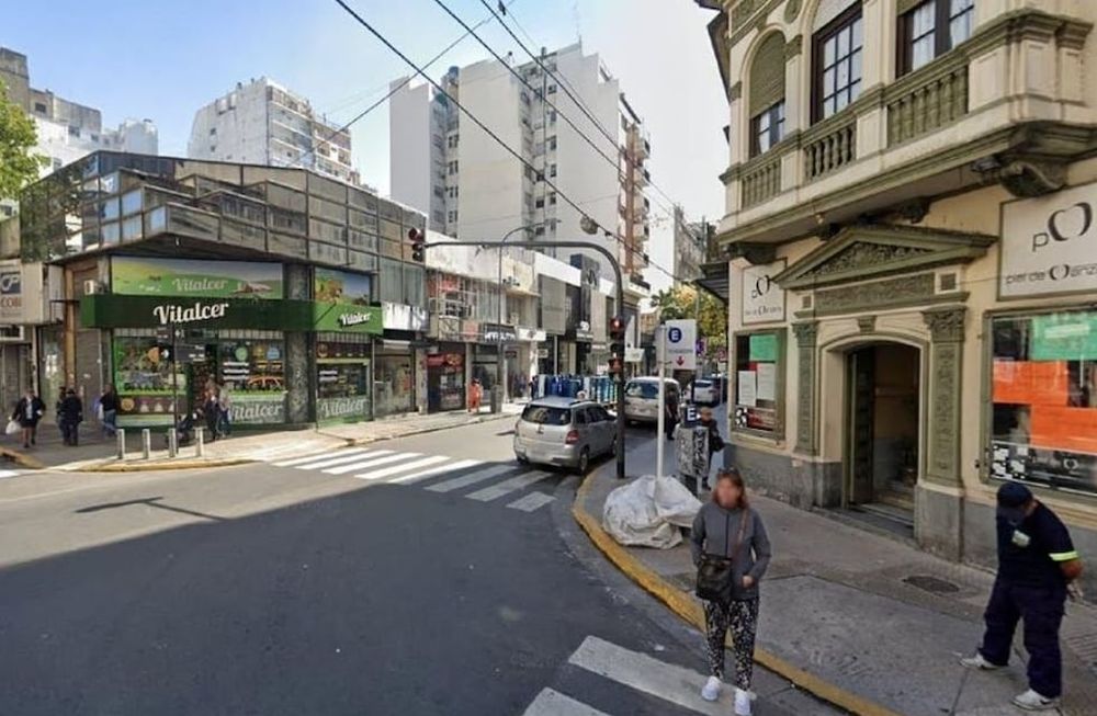 Creo que el dueño me drogó, dijo la joven minutos antes de ser violada por su jefe en la zona de Balvanera, CABA.