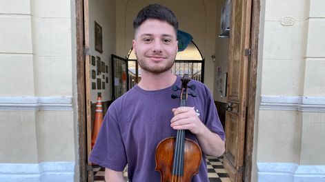 Nahuel Whittall, el tataranieto del nono Víctor, dueño del histórico y misterioso violín. (Gentileza familiar)