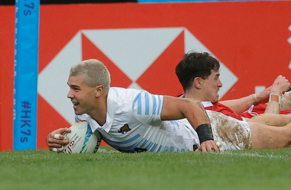 Los Pumas 7s, con Rodrigo Isgró como titular, debutaron en el seven de Hong Kong con una victoria frente a Canadá. / Gentileza.