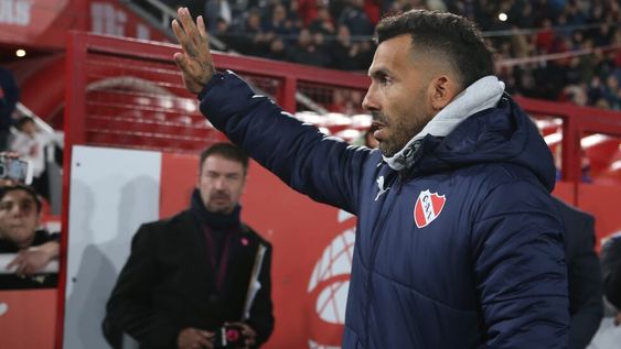 Carlitos Tevez perdió la paciencia y criticó a todos aquellos que dicen que el Rojo recibe ayuda extra. / Gentileza.