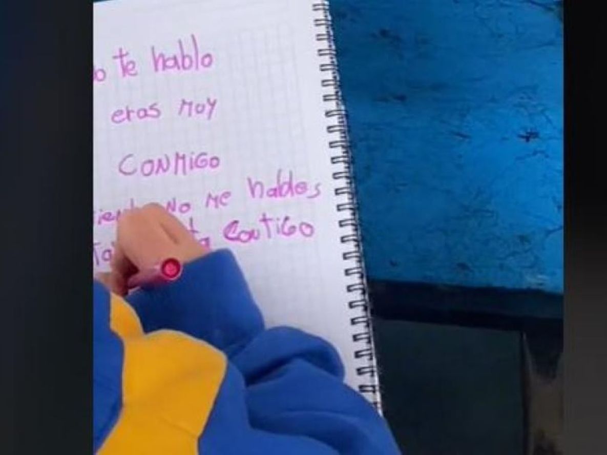 La niña expresaba su molestia en público pero a través de una carta.