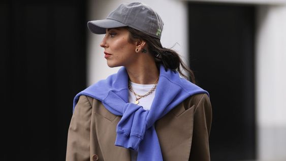 La gorra se consolida como uno de los accesorios favoritos de la temporada.