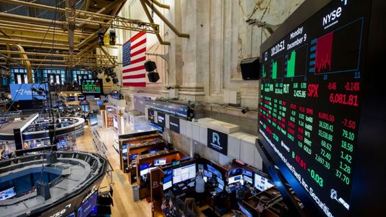 Los bonos argentinos cerraron en alza y el riesgo país bajó a 564 puntos, según JP Morgan. Los bonos argentinos cerraron en alza y el riesgo país bajó a 564 puntos, según JP Morgan.