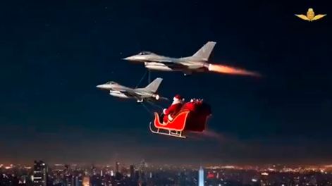 Papá Noel protagonizó un mensaje de Navidad de la Fuerza Aérea Argentina.