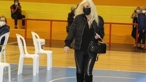Selfies movidas, aplausos y otras “perlitas” de lo que fue la vacunación de Susana Giménez en Uruguay