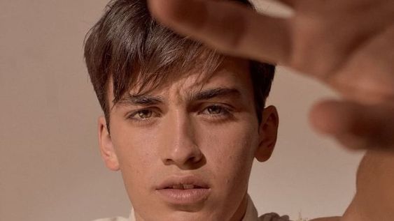 Toto Otero debutó como modelo y Flor Peña mostró un adelanto de la producción sensual de su hijo