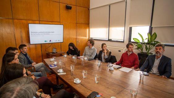 La Ciudad y el Laboratorio Público - Privado presentaron un proyecto que fomentará el empleo digital