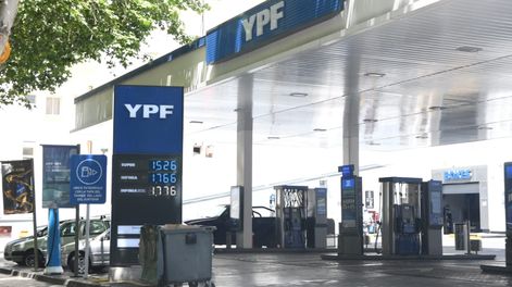 La nafta subió varios puntos por encima de la inflación en lo que va de 2025. Foto: Ramiro Gomez