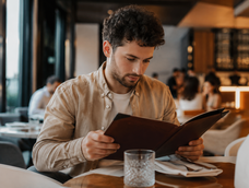 la psicologia dice que las personas que estudian todo el menu antes de la cena no son exigentes