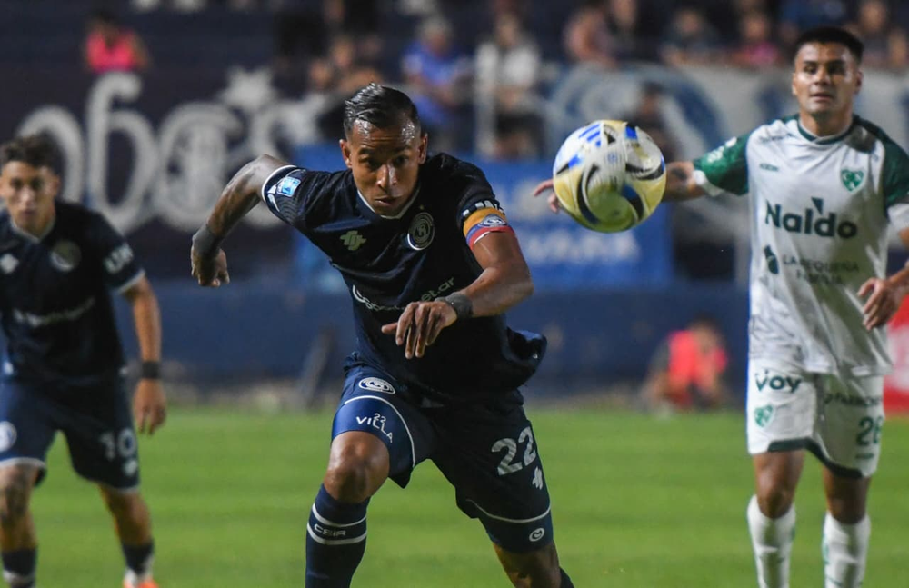 Sebastián Villa recuperó la cinta de capitán