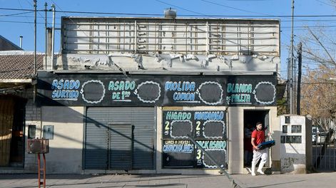 Detuvieron a una mujer por los robos en banda en una carnicería en Las Heras: encontraron 2 balanzas en su casa. Foto: Orlando Pelichotti / Los Andes.