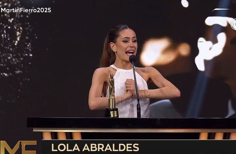 Quién es Lola Abraldes, la princesa que ganó el Martin Fierro 2025 a Revelación (1)