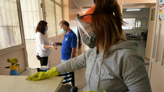 Regresos a las aulas. Cada establecimiento debe organizarse de acuerdo a su infraestructura y cantidad de alumnos que posea. Foto: Orlando Pelichotti / Los Andes.