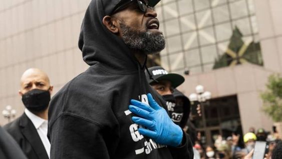 El ex NBA, Stephen Jackson, quien era íntimo amigo de Floyd y pidió lisa y llanamente la pena de muerte para el autor material del hecho,