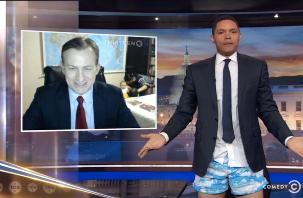 A lo Malaspina: hombres que se animaron a dar las noticias de manera muy sensual