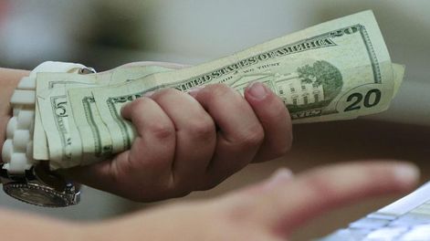 El valor del dólar no para y se aproxima a los $1.000.