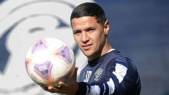 Alex Arce, el goleador del fútbol argentino que trabaja contrarreloj para estar en la gran final por el ascenso. / CSIR