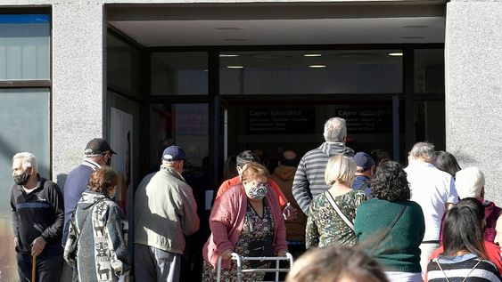 Estiman que para 2050, 3 de cada 10 argentinos serán adultos mayores. Pero por otra parte, el 10% de ellos ha sufrido algún tipo de maltrato según la OMS. | Foto: Orlando Pelichotti / Los Andes