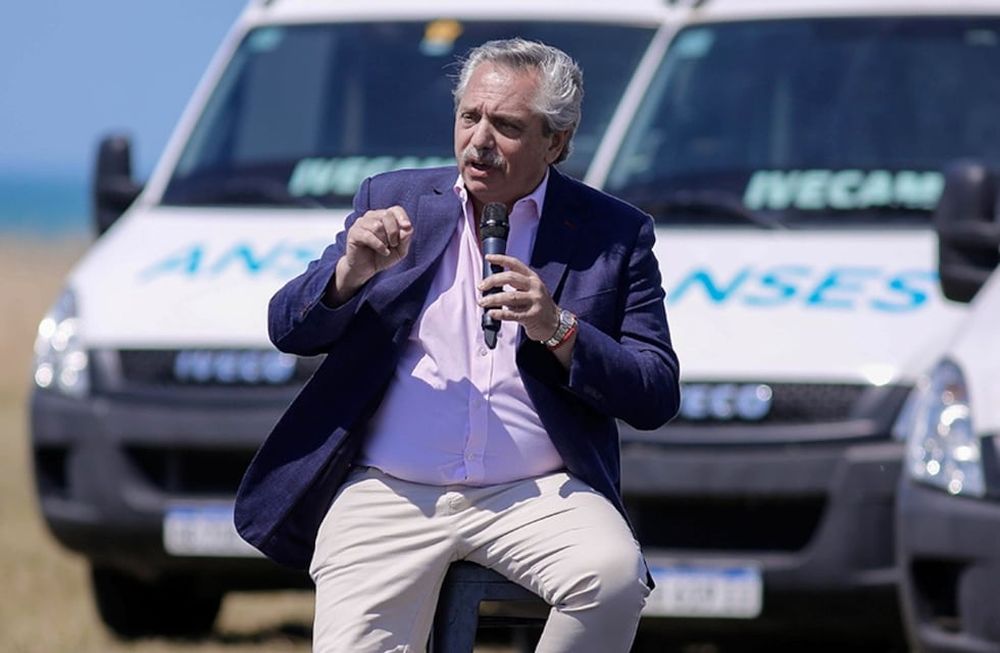 Fernández quiere regular la medicina prepaga. Según el mandatario los contratos entre los afiliados y las empresas no tienen ningún tipo de control.
