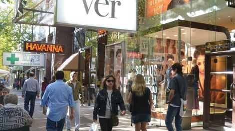 Las ventas bajas y las dificultades de los comerciantes es multicausal
