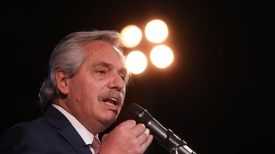 El presidente se solidarizó con una persona de 24 años no binaria y con síndrome de Asperger que denunció haber sido atacada a golpes. (Presidencia)