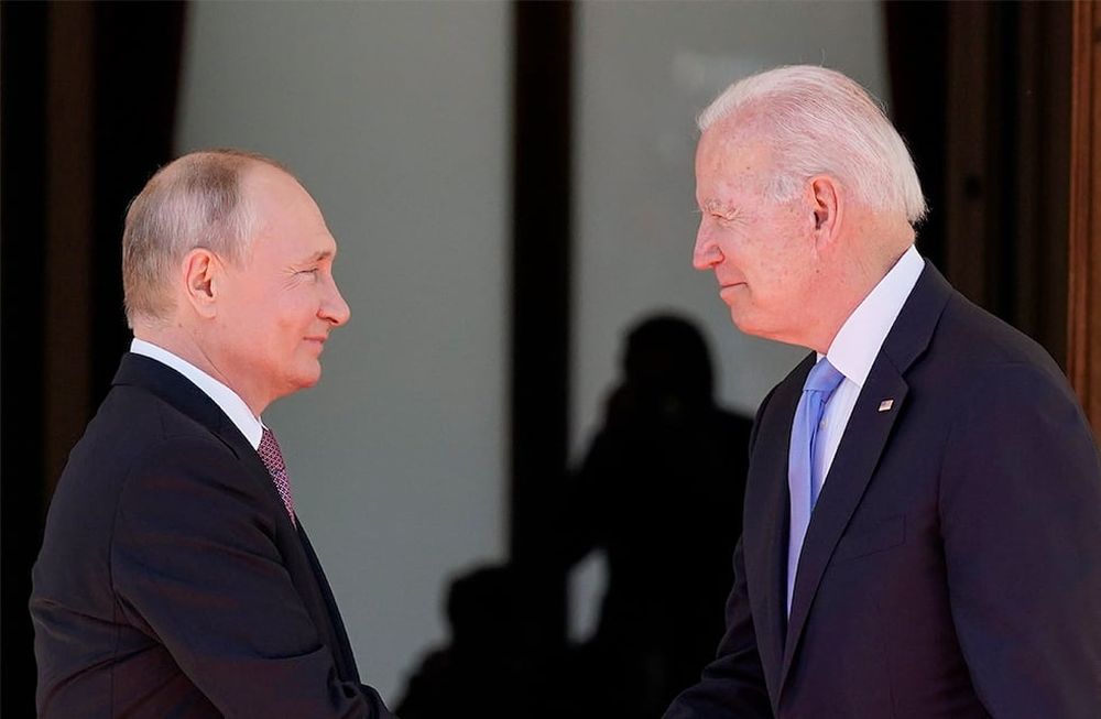 El presidente estadounidense Joe Biden ha accedido “en principio’ a reunirse con su homólogo ruso Vladimir Putin siempre y cuando ese país se abstenga de efectuar lo que funcionarios de Estados Unidos creen es una inminente invasión de Ucrania. (AP Archivo)
