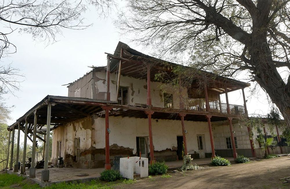 Mendoza 30 de junio de 2021 Palmira - SociedadCasa del Altillo, que perteneciera al Gobernador Tiburcio Benegas.Casa de dos plantas que fue construida por el Gobernador Tiburcio Benegas, ubicada en el margen del Río Mendoza, en Palmira, Departamento de San MartínFoto : Orlando Pelichotti  / Los Andes