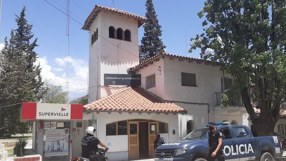 Los colonos de Avenida Los Cóndores son quienes tienen sus viviendas en esa calle que une la parte baja de Potrerillos y el lago con la alta.