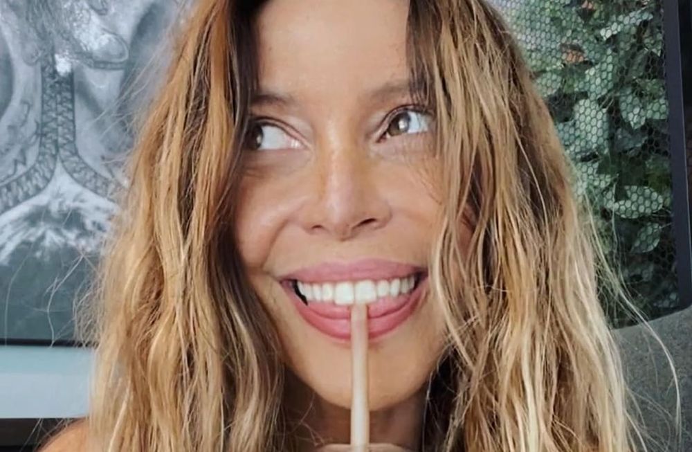 Mónica Ayos cautiva con sus fotos en redes.
