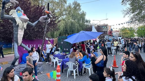 Maipú entregará certificación nacional de manipulación de alimentos a los estudiantes que participarán en los kioscos 2024