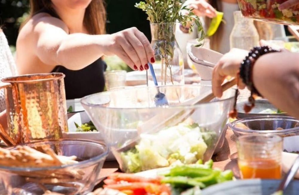 Según Alberto Fernández, en zonas de alto riesgo epidemiológico no están permitidas las reuniones sociales en domicilios particulares. (Gentileza / La Voz)