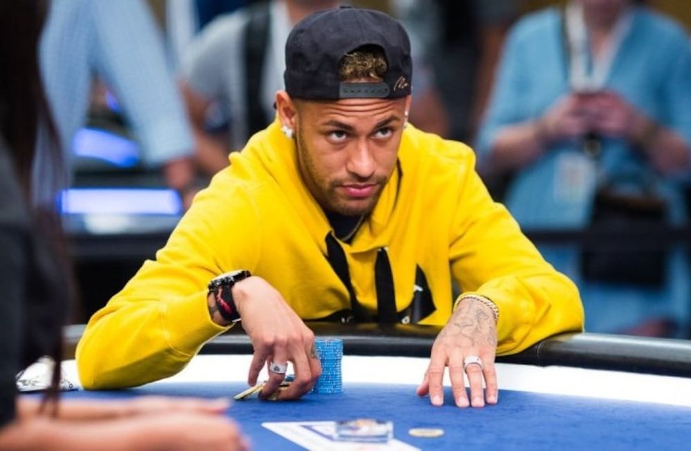 Neymar perdió un millón de euros en una partida de poker online.