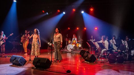 Los Andes | Sinfónicas, ensamble integrado por intérpretes y músicas mendocinas que cierra el FEM Festival en Maipú.