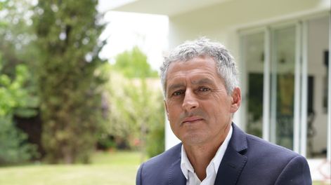 Carlos Dávila, presidente de la Cámara de Comercio de Tunuyán, analiza la situación actual del sector productivo y los desafíos de la economía regional.