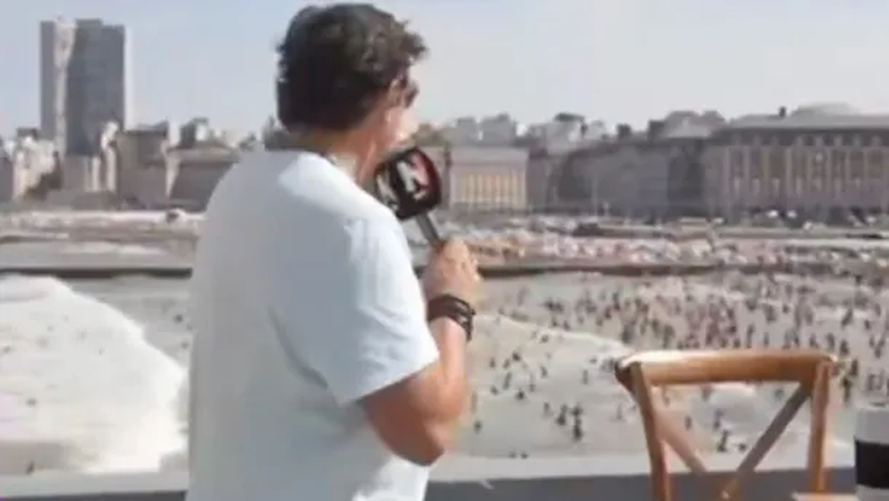 Un programa captó en vivo el momento de una ola gigante en Mar del Plata &nbsp;