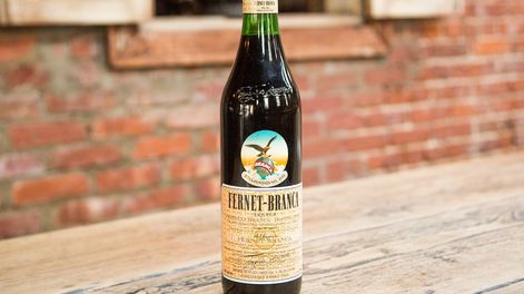 Paso a paso para reutilizar una botella de Fernet vacía