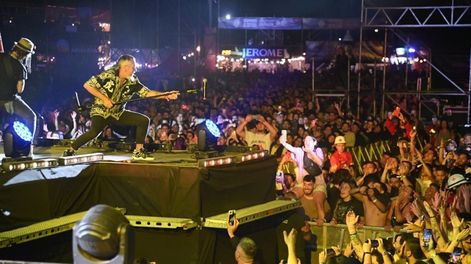 Los Andes | Pinta Rock: con menos intensidad y más pogo, la Fiesta de la Cerveza tuvo su noche rockera +30. Foto: Gentileza Municipalidad de Godoy Cruz
