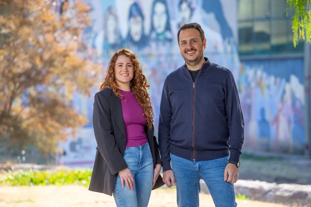 Micaela Blanco Minoli y Lautaro Jiménez. La joven será candidata a diputada nacional por el Frente de Izquierda. 