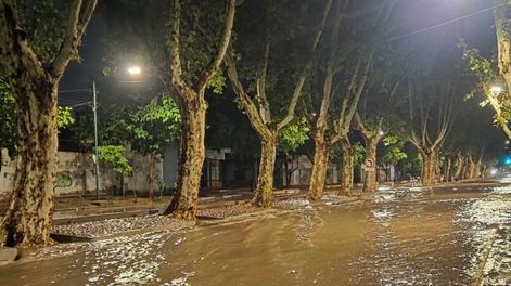 Una fuerte tormenta sorprendió al Gran Mendoza este viernes por la noche. Las Heras fue el departamento más afectado.