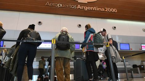Casi 150 pasajeros varados en el aeropuerto de Mendoza por “un inconveniente técnico”