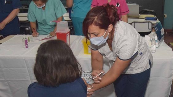 Arranca la campaña de vacunación para niños y niñas de 13 meses a 4 años: las sedes en Godoy Cruz