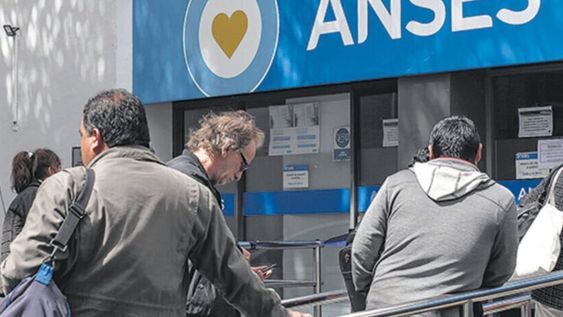 Pensión por Desempleo, si el empleado ejerció de 24 a 35 meses recibirá el pago durante 8 meses