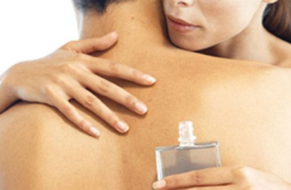 Olores afrodisíacos: cómo ayudan los aromas y el placer para despertar el deseo sexual